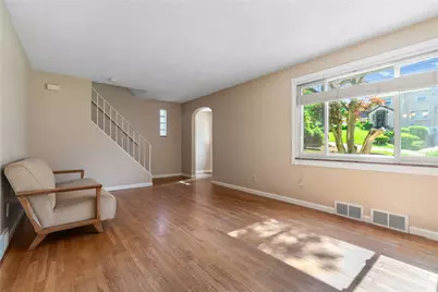 5211 White Oak Dr, Pittsburgh, PA 15147 - Photo 6