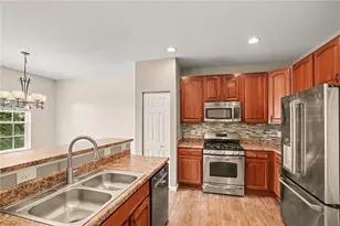 291 Maple Ridge Dr, Cecil, PA 15317 - Photo 10