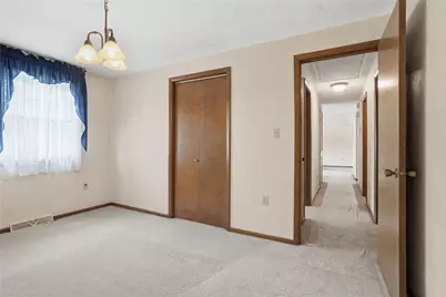1409 Royal Park Blvd, South Park, PA 15129 - Photo 22