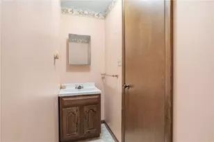 1409 Royal Park Blvd, South Park, PA 15129 - Photo 30