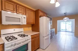1039 Timberwood Dr, Chippewa Township, PA 15010 - Photo 14
