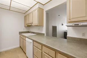 750 Washington Rd, Pittsburgh, PA 15228 - Photo 10