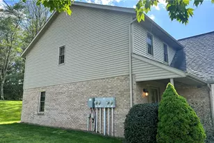 117 Windy Dr, Center Township, PA 16001 - Photo 8