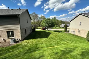 117 Windy Dr, Center Township, PA 16001 - Photo 14