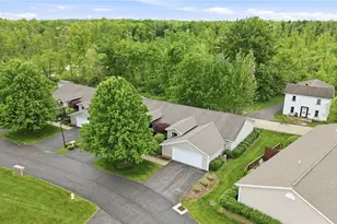 52 Golfwood Dr, Hermitage, PA 16148 - Photo 24