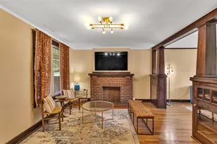 2002 Lacrosse St, Pittsburgh, PA 15218 - Photo 4