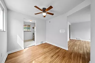 529 Beaufort Ave, Pittsburgh, PA 15226 - Photo 8