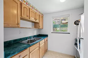 529 Beaufort Ave, Pittsburgh, PA 15226 - Photo 10
