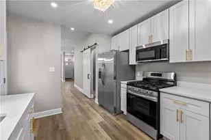 830 Adelaide St, Schenley Heights, PA 15219 - Photo 8