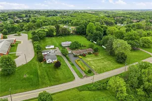 944 Mercer Rd, Center Township, PA 16001 - Photo 4