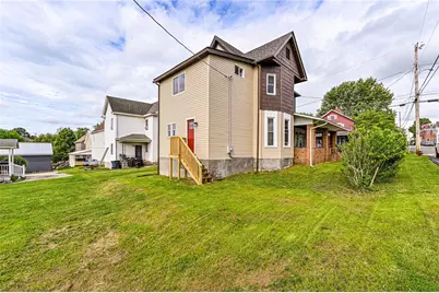 301 College Ave, Mt Pleasant Boro, PA 15666 - Photo 4
