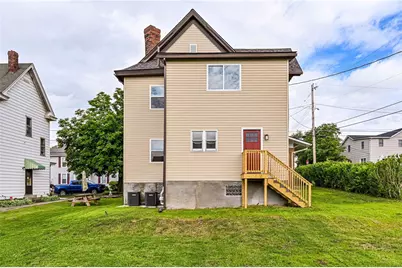 301 College Ave, Mt Pleasant Boro, PA 15666 - Photo 6