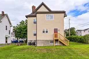 301 College Ave, Mt Pleasant Boro, PA 15666 - Photo 6