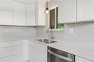 6432 Highview St, South Park, PA 15129 - Photo 14