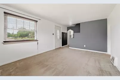 2514 Alberta Cir, West Mifflin, PA 15122 - Photo 14