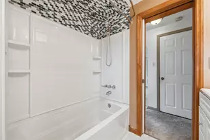 2514 Alberta Cir, West Mifflin, PA 15122 - Photo 24