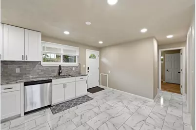 270 Fiesta Dr, Pittsburgh, PA 15239 - Photo 12