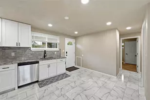 270 Fiesta Dr, Pittsburgh, PA 15239 - Photo 12