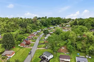 270 Fiesta Dr, Pittsburgh, PA 15239 - Photo 28