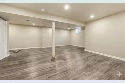 270 Fiesta Dr, Pittsburgh, PA 15239 - Photo 22