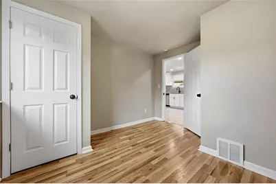 270 Fiesta Dr, Pittsburgh, PA 15239 - Photo 20