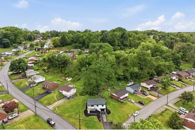 270 Fiesta Dr, Pittsburgh, PA 15239 - Photo 26