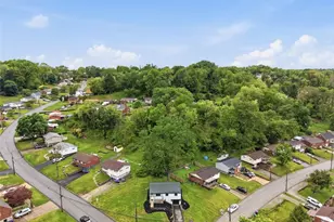 270 Fiesta Dr, Pittsburgh, PA 15239 - Photo 26