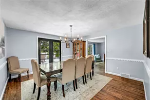 3225 Comanche Rd, Bethel Park, PA 15241 - Photo 4