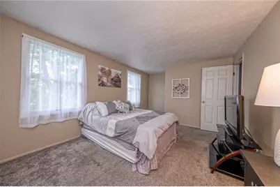 26 Robin Dr, South Strabane, PA 15301 - Photo 16