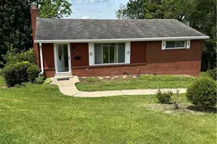 200 Arla Dr, Green Tree, PA 15220 - Photo 2
