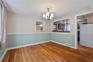 3210 Thornwood Dr, Bethel Park, PA 15102 - Photo 4