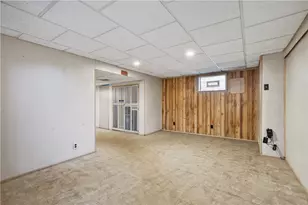 3210 Thornwood Dr, Bethel Park, PA 15102 - Photo 16