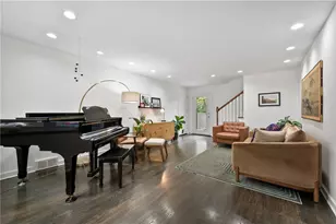 2619 Mt Royal Rd, Pittsburgh, PA 15217 - Photo 2