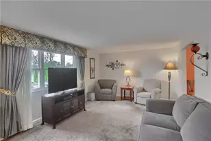 3970 Deervue Dr, Pittsburgh, PA 15227 - Photo 14