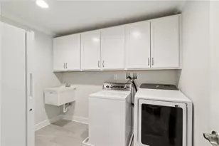 216 Hickory Ln, Adams Township, PA 16046 - Photo 20