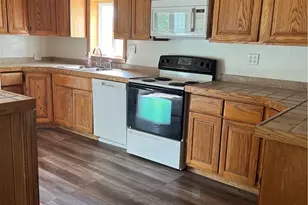 8 Lancaster Ave, Greenville Boro, PA 16125 - Photo 6