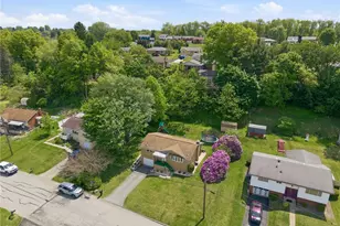 551 Hickory Dr, Hempfield Township, PA 15601 - Photo 4