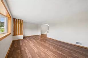 551 Hickory Dr, Hempfield Township, PA 15601 - Photo 8