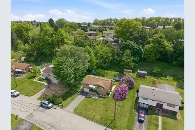 551 Hickory Dr, Hempfield Township, PA 15601 - Photo 4