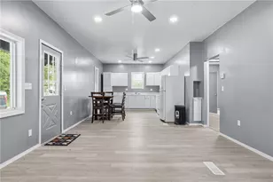 27 1st St, Smith Township, PA 15078 - Photo 6