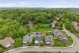 214 Maid Marion Ln, Canonsburg, PA 15317 - Photo 4
