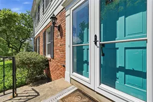 8273 Brittany Pl, Pittsburgh, PA 15237 - Photo 4