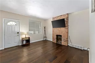 4426 Milgate St, Pittsburgh, PA 15224 - Photo 2