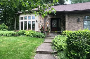 143 Regency Dr, South Union Township, PA 15401 - Photo 4