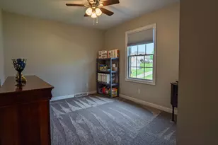 108 Sunray Dr, Center Township, PA 15001 - Photo 28