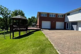 352 Crescent Dr, Canton Township, PA 15301 - Photo 2