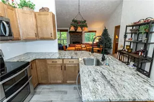 5113 Summit Dr, Hidden Valley, PA 15502 - Photo 10