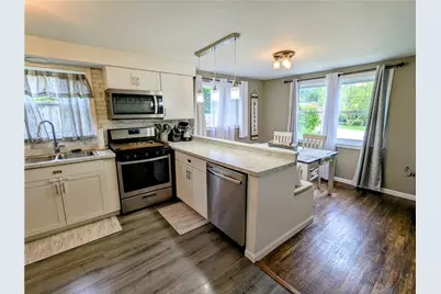 513 W Miller Ave, Munhall, PA 15120 - Photo 6