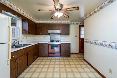 302 Pecan St, Sutersville, PA 15083 - Photo 18