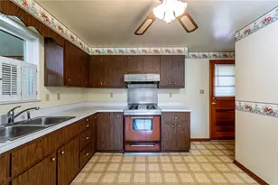 302 Pecan St, Sutersville, PA 15083 - Photo 16